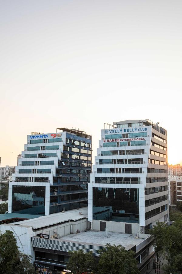 Ramee International Surat Hotel Exterior photo